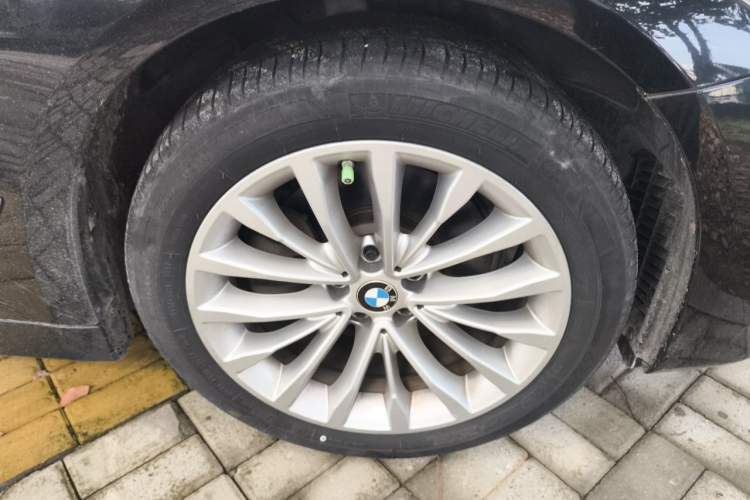 Used BMW 5 Series 2020 525Li Luxury Package Right Front Wheel Hub