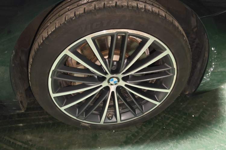 Used BMW 5 Series 2020 530Li Leading Model M Sport Package Right Front Wheel Hub