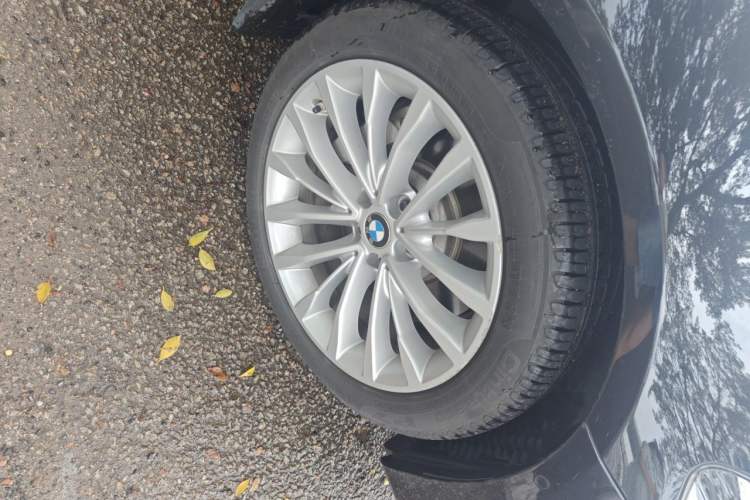 Used BMW 5 Series 2020 530Li Luxury Edition Premium Package Right Front Wheel Hub