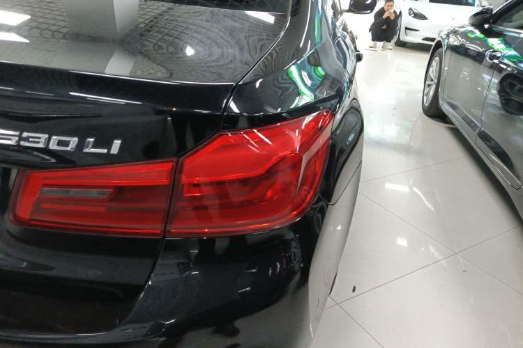 Used BMW 5 Series 2020 530Li Leading Model M Sport Package Right Rear Taillight
