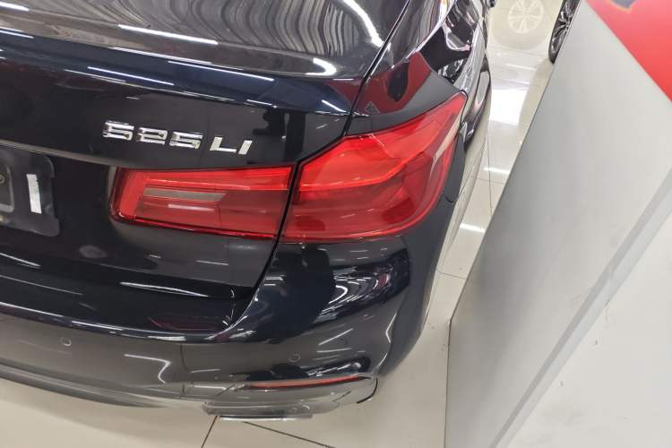 Used BMW 5 Series 2020 525Li M Sport Package Right Rear Taillight