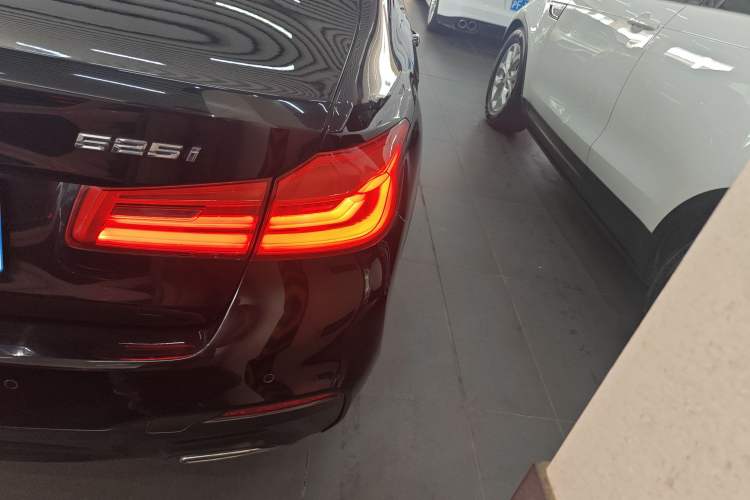 Used BMW 5 Series 2020 525i M Sport Package Right Rear Taillight