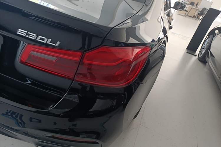 Used BMW 5 Series 2020 530Li Luxury Edition M Sport Package Right Rear Taillight