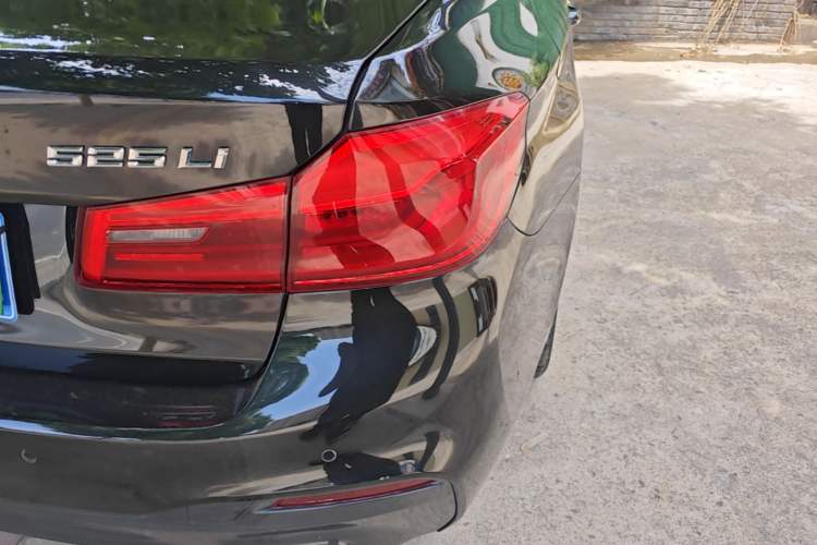 Used BMW 5 Series 2020 525Li M Sport Package Right Rear Taillight