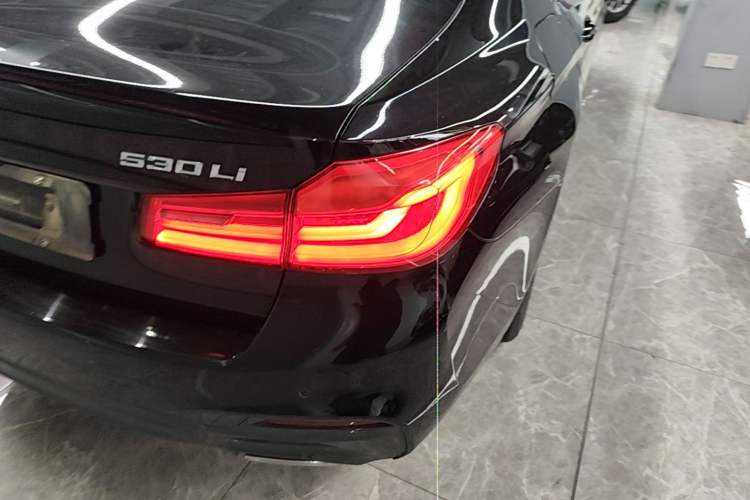 Used BMW 5 Series 2020 530Li Luxury Edition M Sport Package Right Rear Taillight