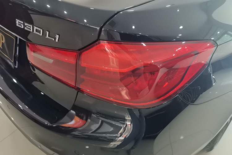 Used BMW 5 Series 2020 530Li Leading Model M Sport Package Right Rear Taillight