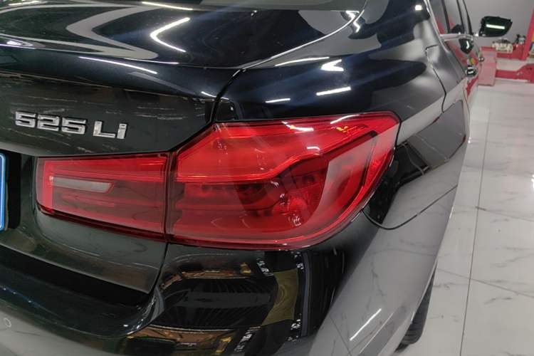 Used BMW 5 Series 2020 525Li Luxury Package Right Rear Taillight