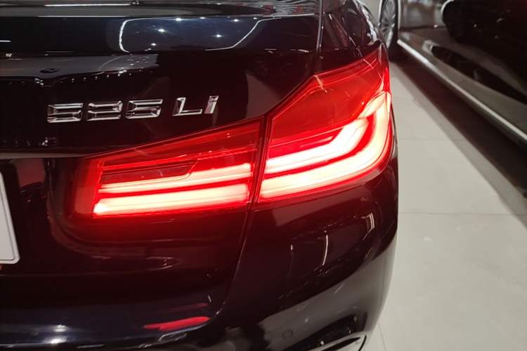 Used BMW 5 Series 2020 525Li M Sport Package Right Rear Taillight