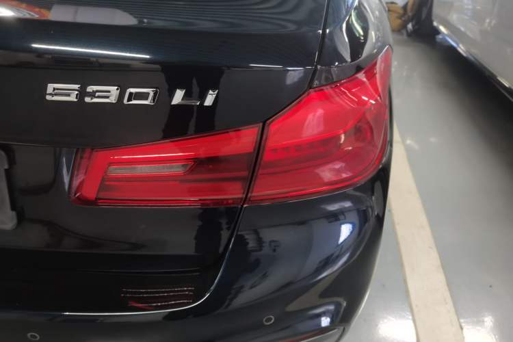 Used BMW 5 Series 2020 530Li Luxury Edition M Sport Package Right Rear Taillight