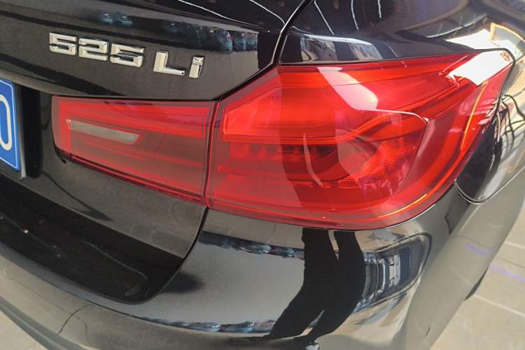 Used BMW 5 Series 2020 525Li M Sport Package Right Rear Taillight