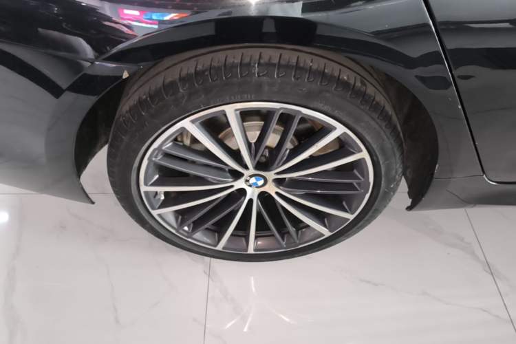 Used BMW 5 Series 2020 530Li Luxury Edition M Sport Package Right Rear Wheel Hub