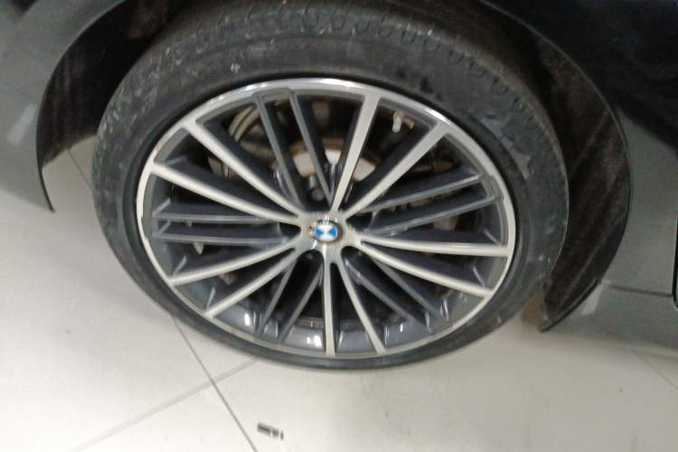 Used BMW 5 Series 2020 530Li Leading Model M Sport Package Right Rear Wheel Hub