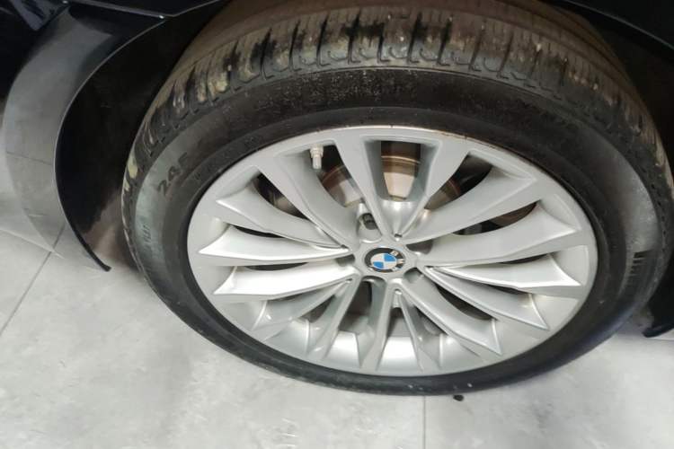 Used BMW 5 Series 2020 530Li Leading Edition Luxury Package Right Rear Wheel Hub