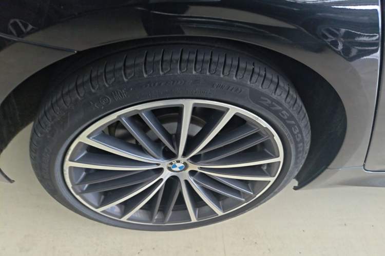 Used BMW 5 Series 2020 530Li Leading Model M Sport Package Right Rear Wheel Hub