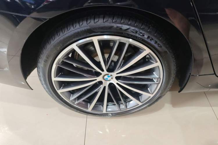 Used BMW 5 Series 2020 530Li xDrive M Sport Package Right Rear Wheel Hub