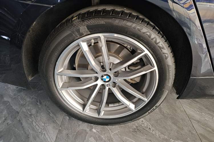 Used BMW 5 Series 2020 525Li M Sport Package Right Rear Wheel Hub