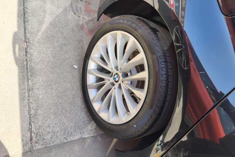 Used BMW 5 Series 2020 530Li Leading Edition Luxury Package Right Rear Wheel Hub