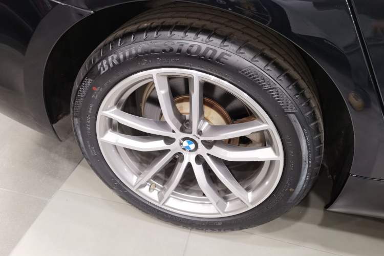 Used BMW 5 Series 2020 525Li M Sport Package Right Rear Wheel Hub