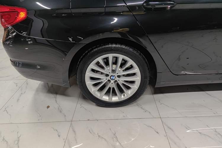 Used BMW 5 Series 2020 525Li Luxury Package Right Rear Wheel Hub