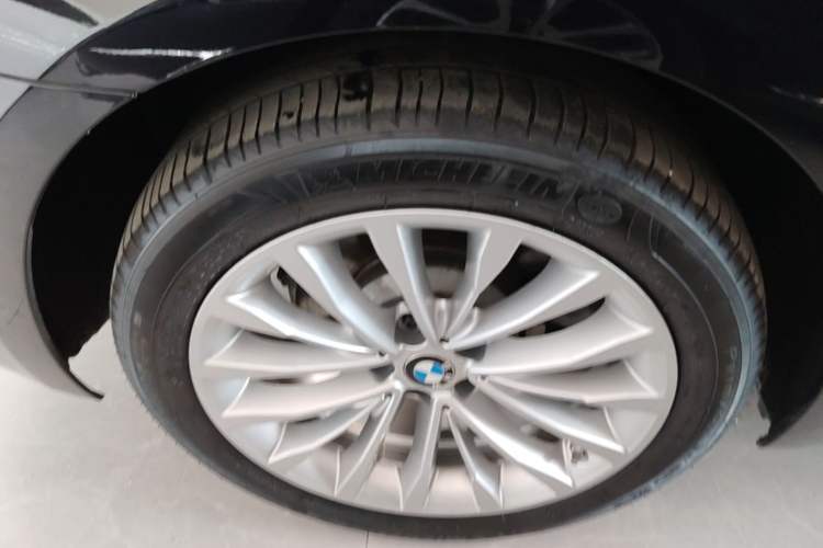 Used BMW 5 Series 2020 530Li Leading Edition Luxury Package Right Rear Wheel Hub