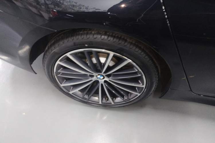 Used BMW 5 Series 2020 530Li Leading Model M Sport Package Right Rear Wheel Hub