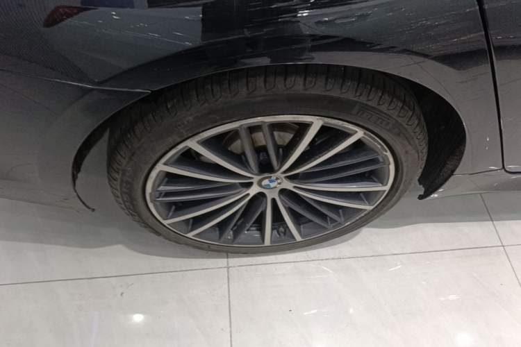 Used BMW 5 Series 2020 530Li Leading Model M Sport Package Right Rear Wheel Hub