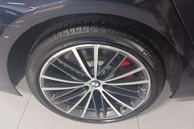 Used BMW 5 Series 2020 530Li Leading Model M Sport Package Right Rear Wheel Hub