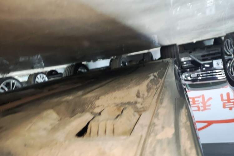 Used BMW 5 Series 2020 530Li Leading Edition Luxury Package Right Side Sill