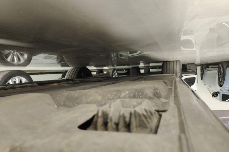 Used BMW 5 Series 2020 530Li Leading Model M Sport Package Right Side Sill