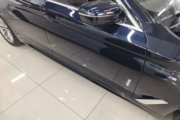 Used BMW 5 Series 2020 525Li M Sport Package Right Side Sill