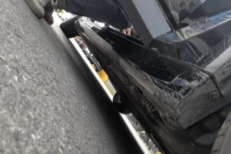 Used BMW 5 Series 2020 525Li M Sport Package Right Side Sill
