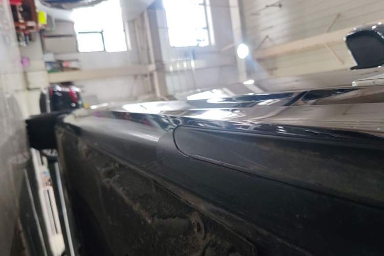 Used BMW 5 Series 2020 530Li xDrive M Sport Package Right Side Sill