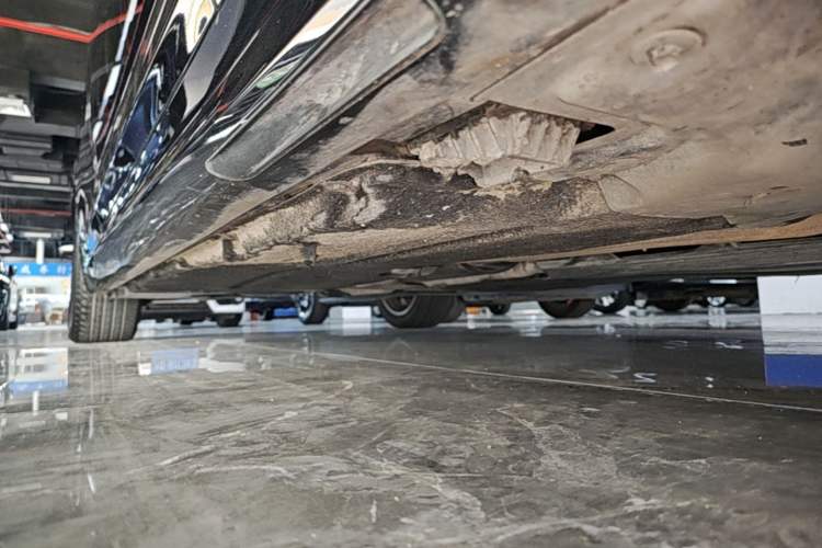 Used BMW 5 Series 2020 525Li M Sport Package Right Side Sill