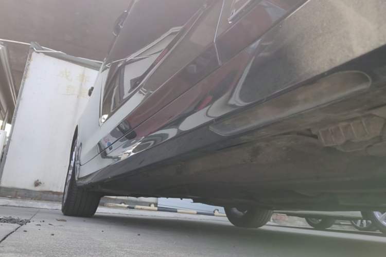 Used BMW 5 Series 2020 530Li Luxury Edition Premium Package Right Side Sill
