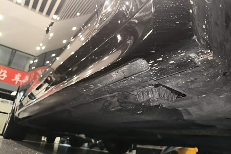 Used BMW 5 Series 2020 525Li M Sport Package Right Side Sill