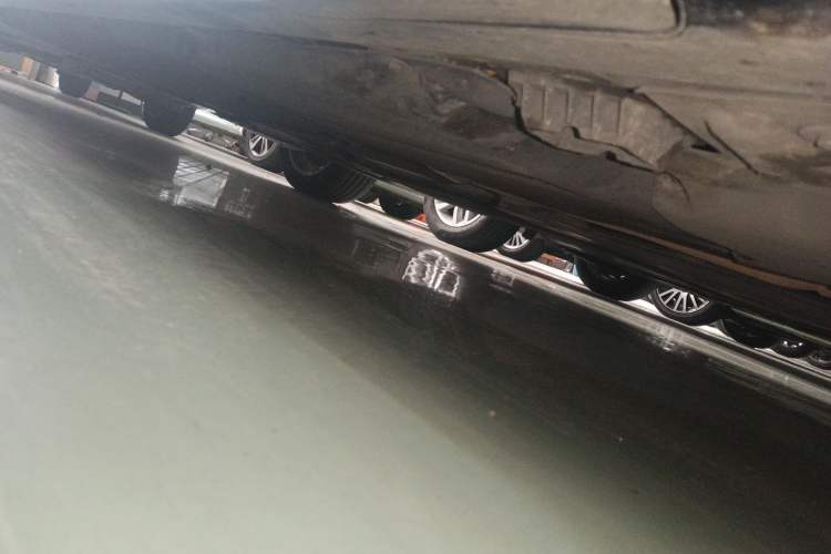 Used BMW 5 Series 2020 525Li M Sport Package Right Side Sill