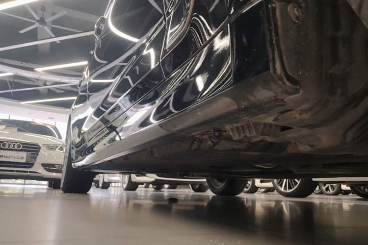 Used BMW 5 Series 2020 530Li Leading Edition Luxury Package Right Side Sill