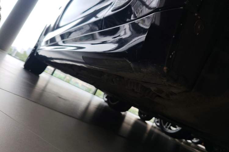 Used BMW 5 Series 2020 530Li Luxury Edition M Sport Package Right Side Sill