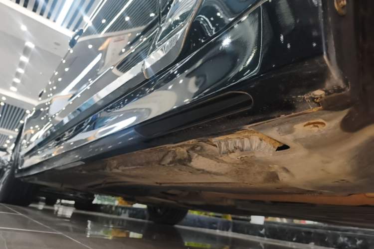 Used BMW 5 Series 2020 530Li Executive Luxury Package Right Side Sill