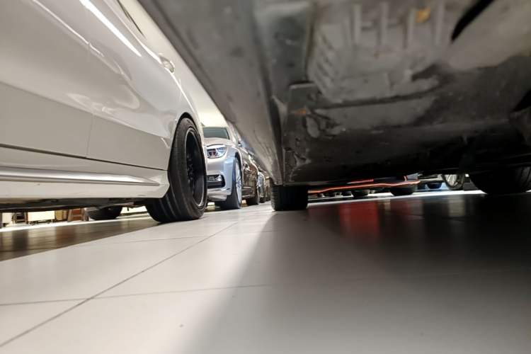 Used BMW 5 Series 2020 530Li Luxury Edition M Sport Package Right Side Sill