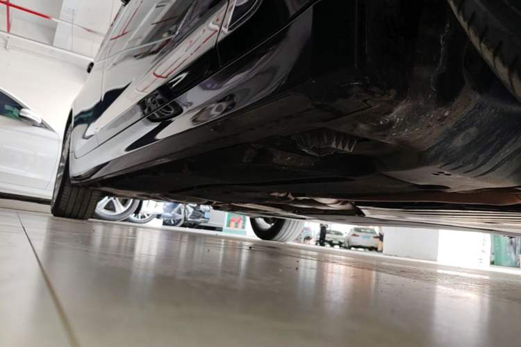Used BMW 5 Series 2020 530Li Leading Edition Luxury Package Right Side Sill
