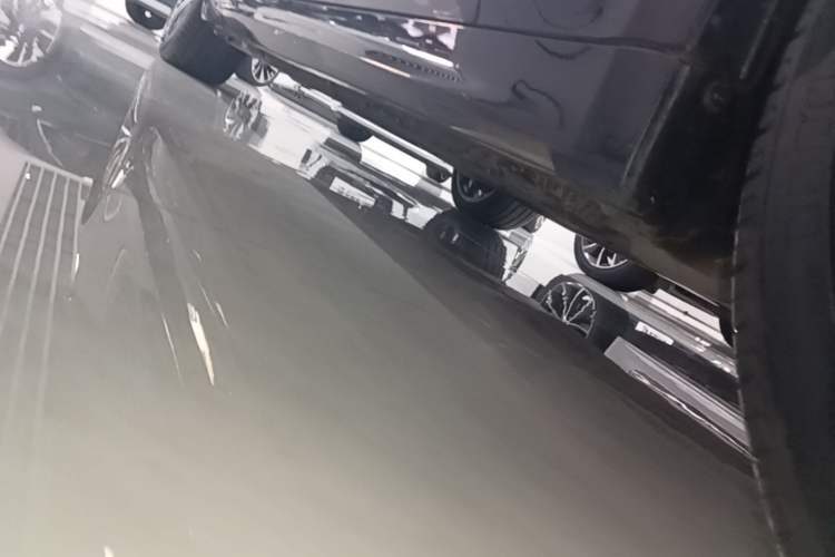 Used BMW 5 Series 2020 530Li Leading Model M Sport Package Right Side Sill