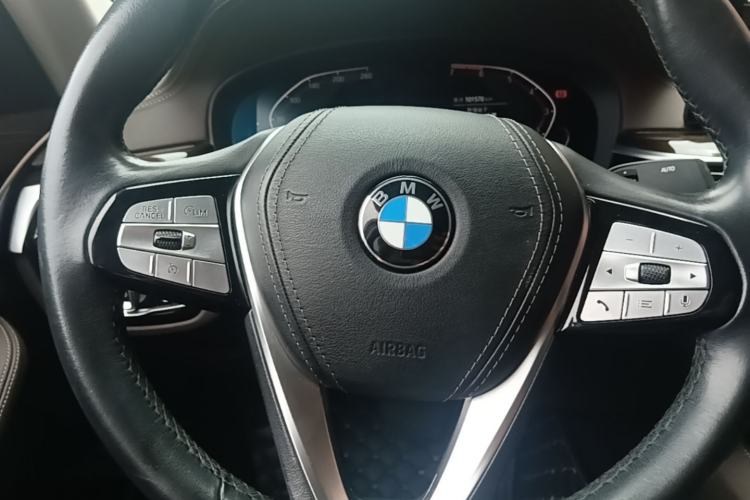 Used BMW 5 Series 2020 525Li Luxury Package Steering Wheel