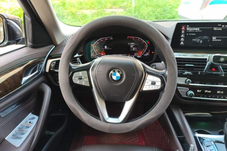 Used BMW 5 Series 2020 525Li Luxury Package Steering Wheel