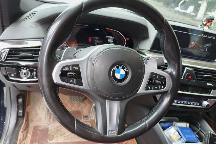 Used BMW 5 Series 2020 530Li Luxury Edition M Sport Package Steering Wheel