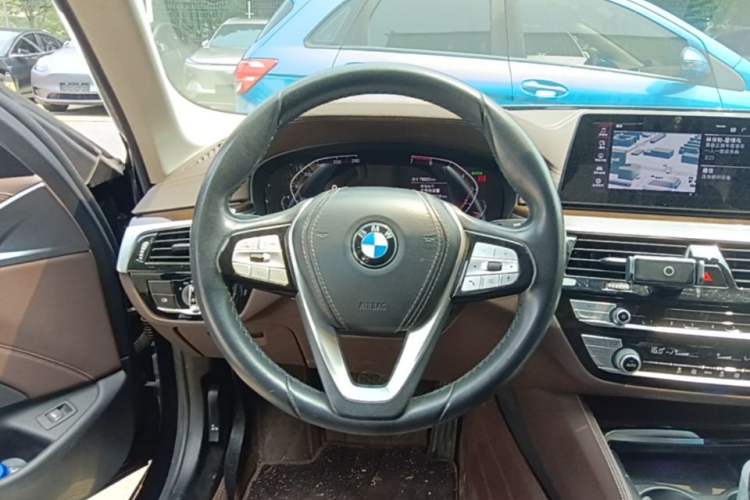 Used BMW 5 Series 2020 525Li Luxury Package Steering Wheel