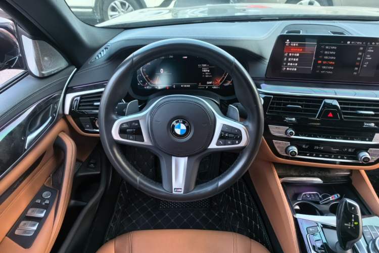 Used BMW 5 Series 2020 530Li Leading Model M Sport Package Steering Wheel