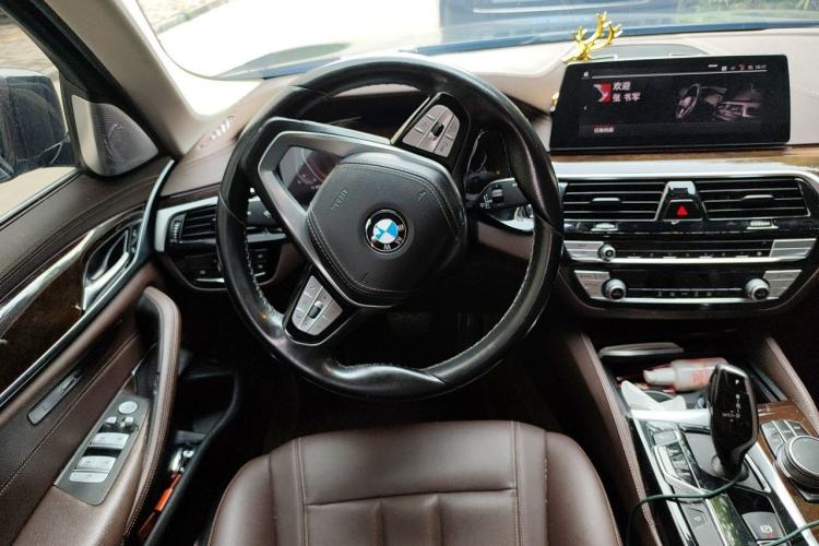 Used BMW 5 Series 2020 525Li Luxury Package Steering Wheel