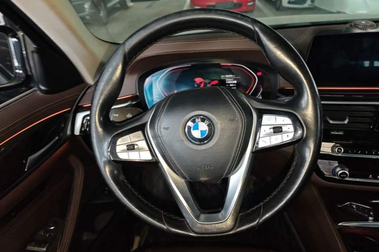 Used BMW 5 Series 2020 525Li Luxury Package Steering Wheel