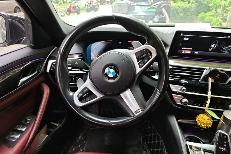 Used BMW 5 Series 2020 530Li Leading Model M Sport Package Steering Wheel
